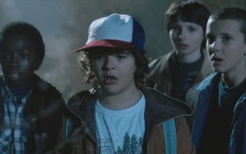 oi-protagonistes-tou-stranger-things-kseroun-na-rokaroun