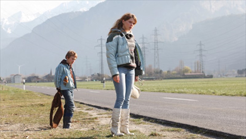 kai-i-xrusi-athina-paei-stinoursoula-megier-xrusi-athina-paei-stinoursoula-megier