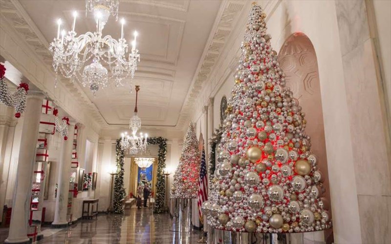 i-xristougenniatiki-diakosmisi-ston-leuko-oiko-einai-uperparagogi