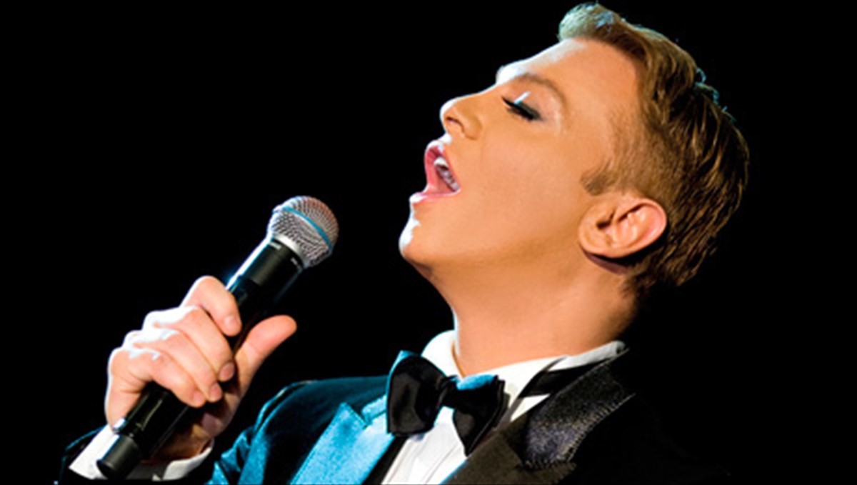 o-takis-zaxaratos-sunanta-tin-aliki-bougiouklaki-kai-tin-merilin-monroe