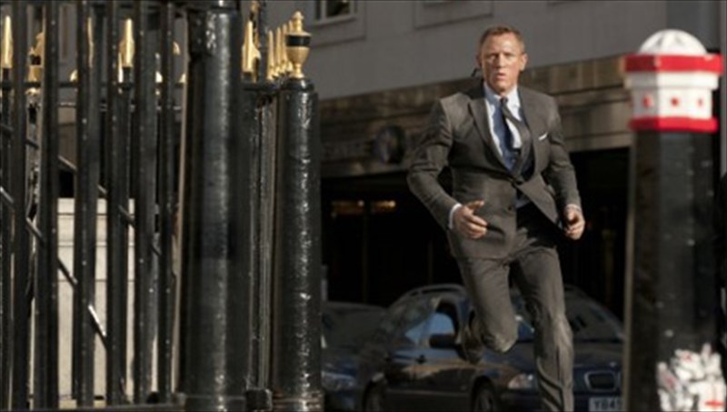 pagkosmia-imera-James-bond