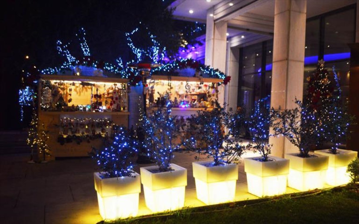 xristougenniatiko-xorio-hilton