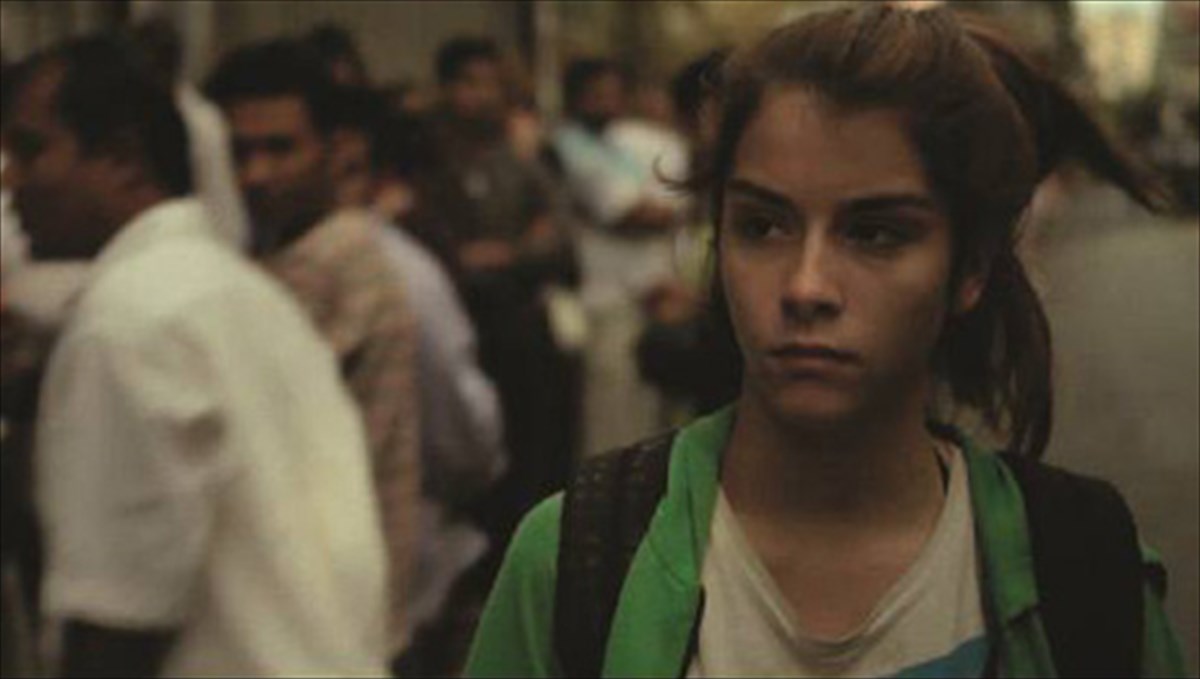 duo-paidia-stin-xreokopimeni-athina