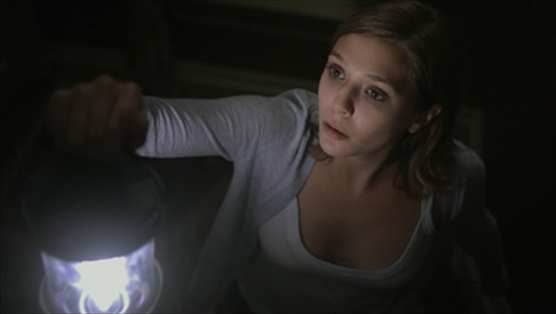 i-kamera-akolouthei-to-monopati-tou-tromou