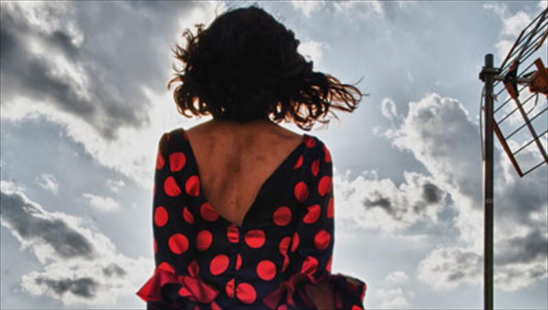 otan-to-flamenco-kleinei-to-mati-ston-fako