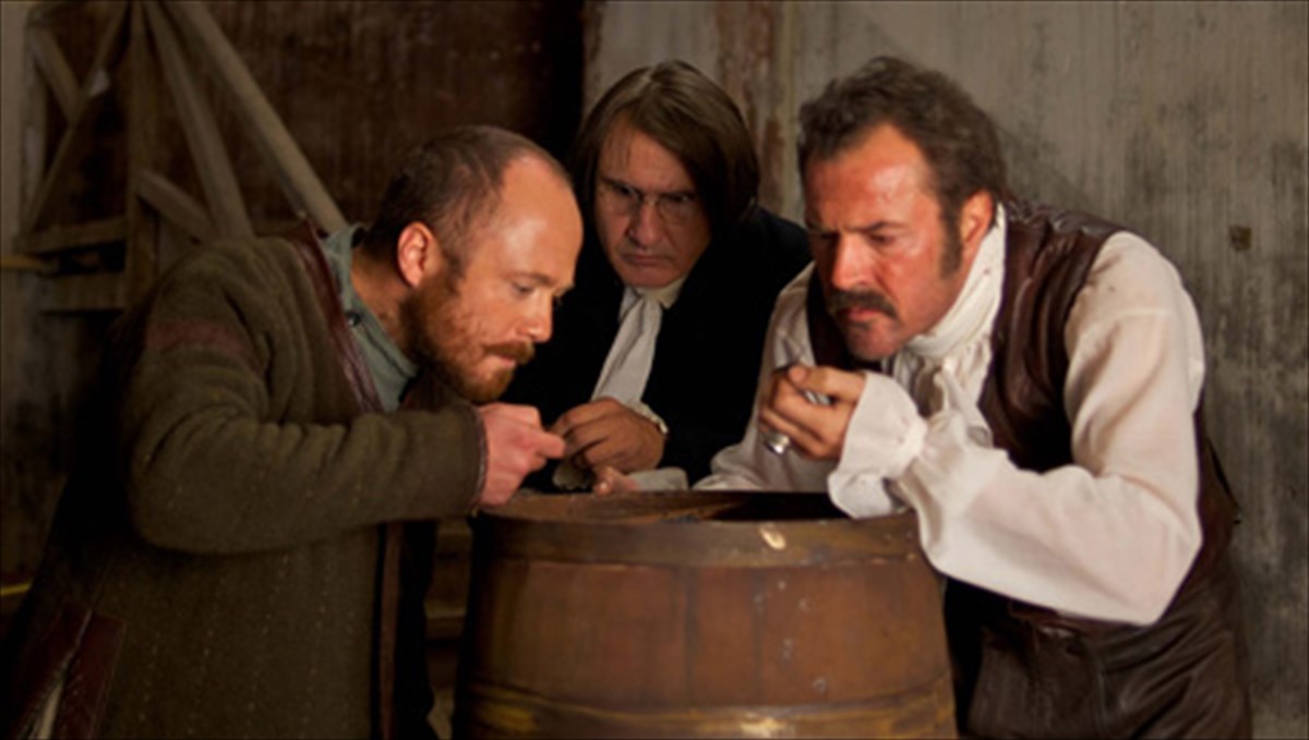 kritiki-tainiaso-theos-agapaei-to-xabiari