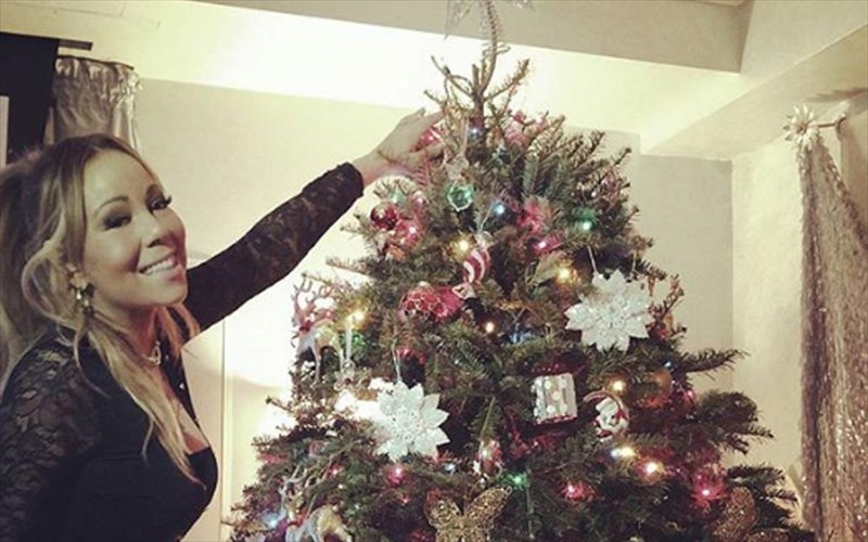 mexri-pote-tha-kratisei-to-xristougenniatiko-dentro-i-mariah-carey-mariah-carey