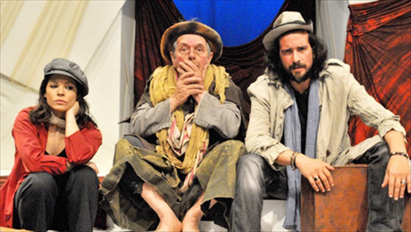 to-megalo-mas-tsirko-se-athinaiki-premiera