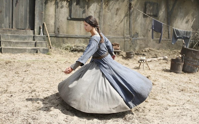 ta-paidika-xronia-tis-zan-nt-ark-tou-bruno-dumont-sti-stegi