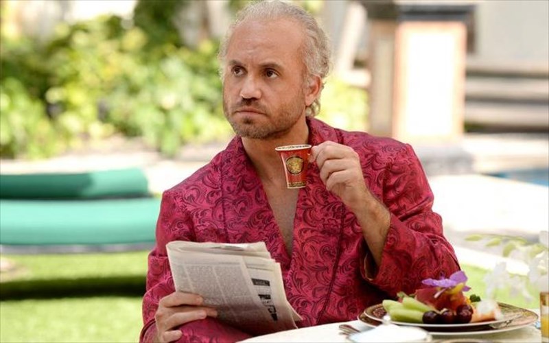 poios-den-thelei-na-dei-tin-tileoptiki-seira-gia-ton-gianni-versace