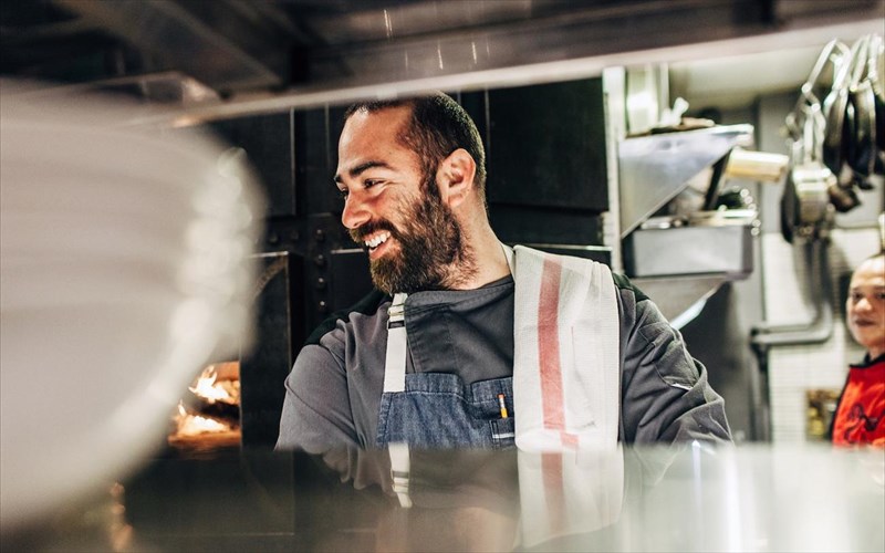 gastronomikes-ki-oxi-mono-koubentes-ksekinoun-sto-cycladic-cafe