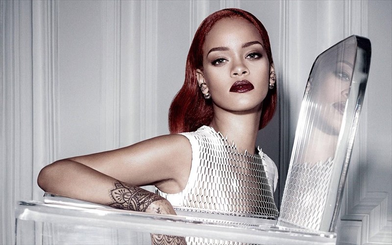poios-thelei-ti-rihanna-gia-spitonoikokura