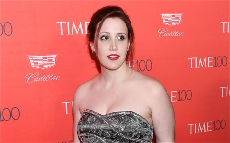 i-dylan-farrow-epanelabe-tous-isxurismous-tis-kata-tou-woody-allen