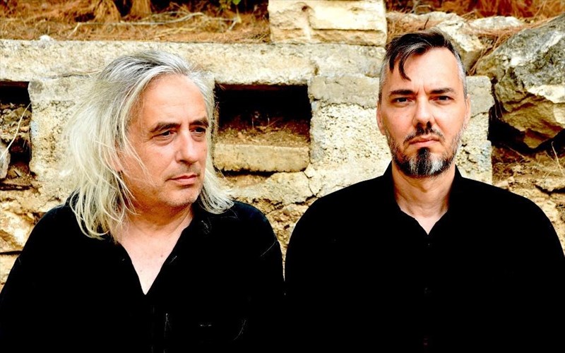 giannis-aggelakas-nikos-beliotis-oi-lukoi-epistrefoun