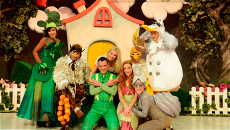 o-sakis-roubas-sunanta-ton-maik-to-fasolaki