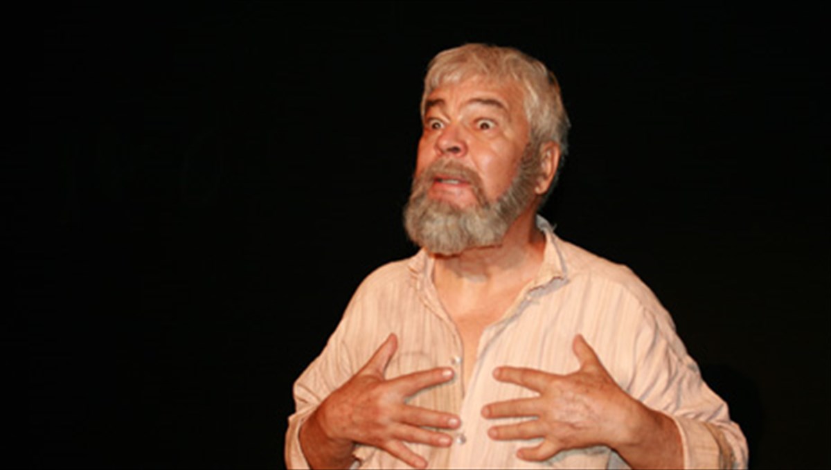 i-alithini-apologia-tou-sokrati-me-ton-gianni-mortzo