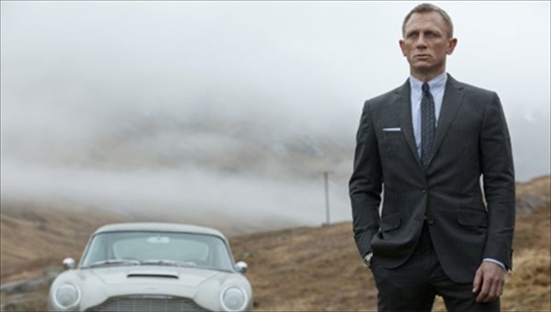 sam-mendes-tha-skinothetisei-meta-to-skyfall-ki-alli-tainia-me-ton-007