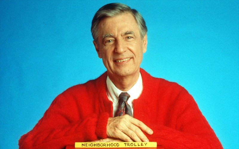 o-tom-hanks-tha-ensarkosei-ton-mr-rogers