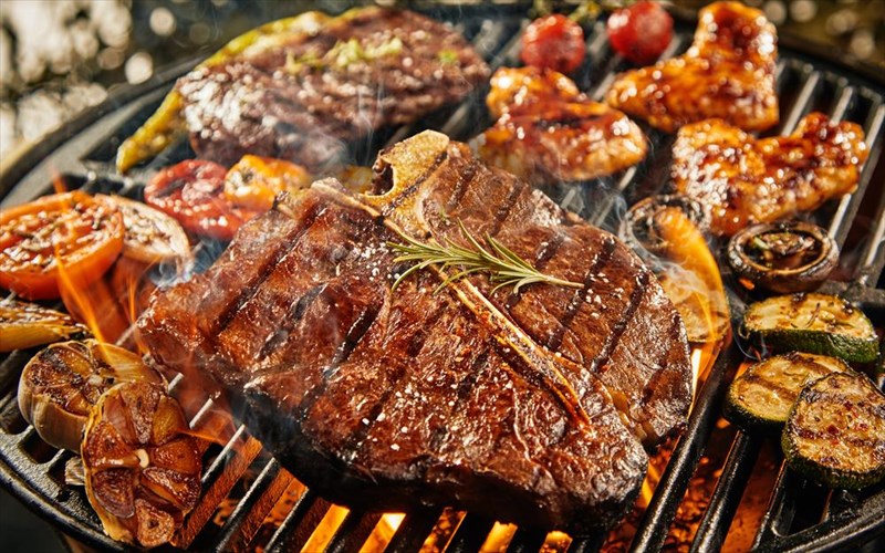 deka-sumboules-gia-apolaustiki-tsiknopempti-xoris-uperboles