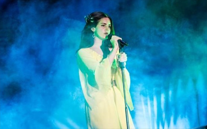 glutose-apo-maniako-thaumasti-i-lana-del-rey-lana-del-rey