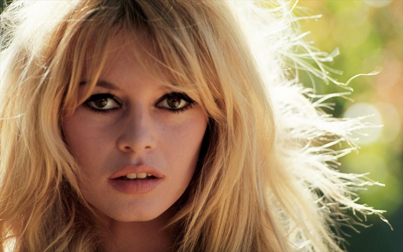 skefteste-na-allaksete-ta-mallia-sas