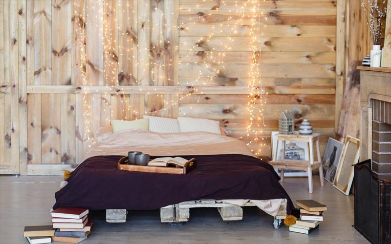 me-tessera-biblia-upodexomaste-ton-febrouario