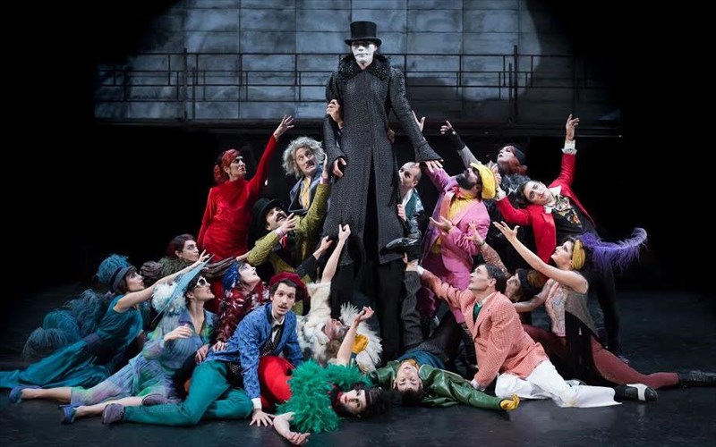 to-paixnidi-tis-sfagis-20-ithopoioi-95-xaraktires-250000-nekroi