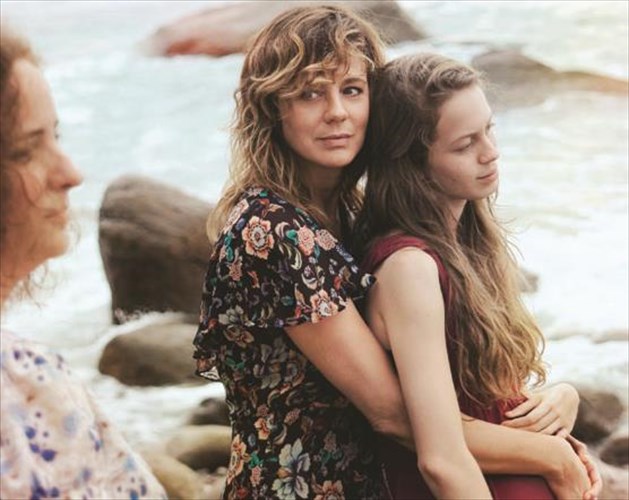 kerdiste-proskliseis-gia-tin-tainia-i-kori-tis-april