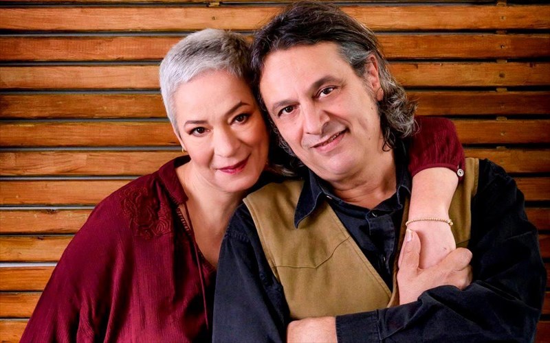 o-dimitris-zerboudakis-sunanta-tin-melina-kana-ston-stauro-tou-notou