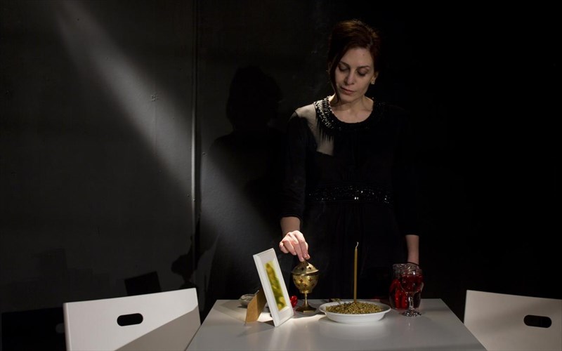 i-porni-apo-pano-tou-antoni-tsipianiti-sti-nea-yorki