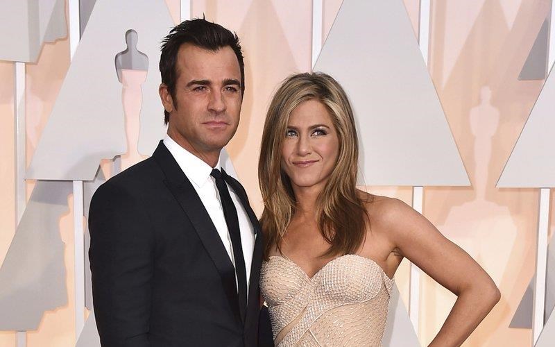 titloi-telous-ston-gamo-tis-Jennifer-aniston-kai-tou-Justin-theroux