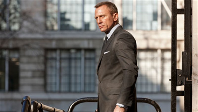 kritiki-tainias-skyfall