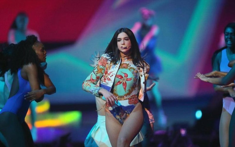 stormzy-kai-dua-lipa-thriambeusan-sta-brit-awards