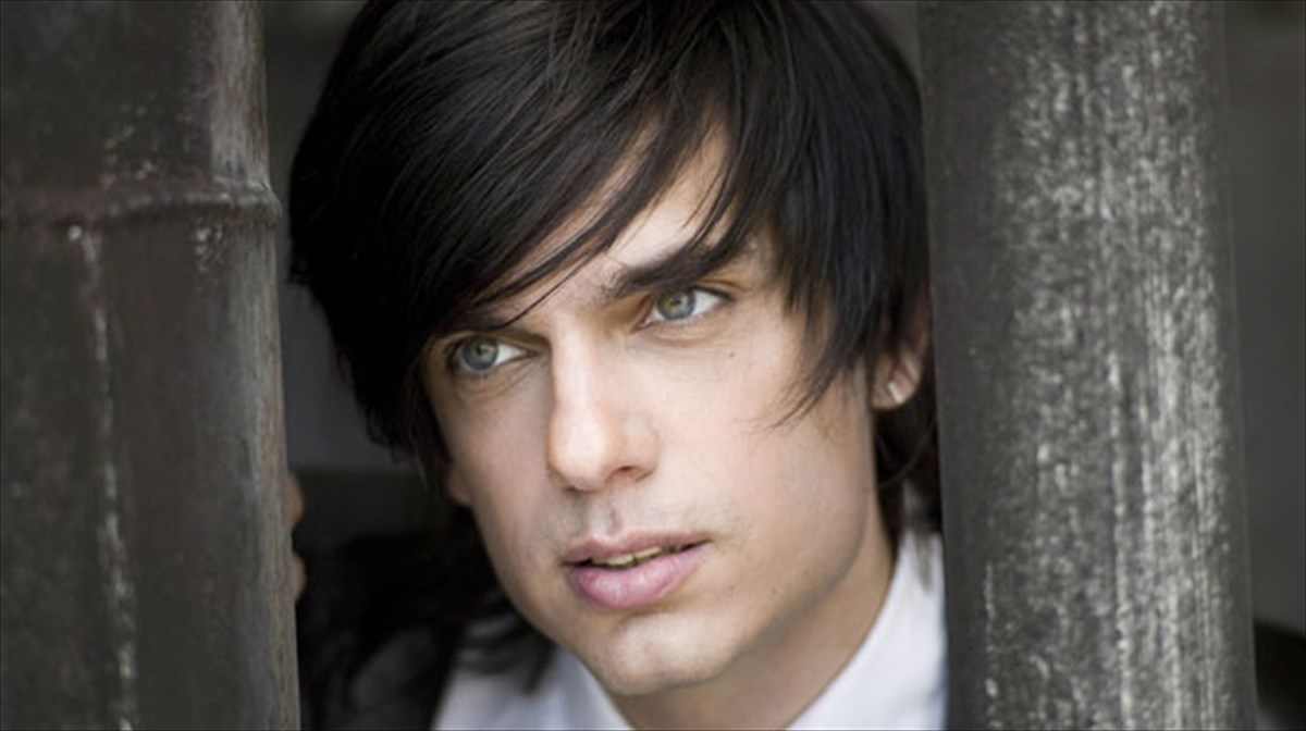 ellines-kallitexnes-tragoudoun-u2