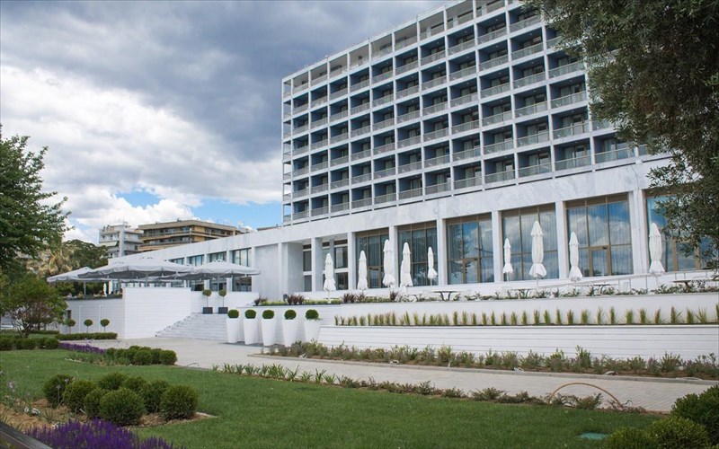 to-makedonia-palace-katektise-tin-korufi-ton-greek-hospitality-awards
