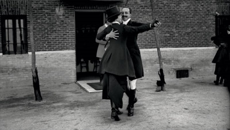 enas-ksexasmenos-fotografos-apokaluptei-ton-ispaniko-emfulio