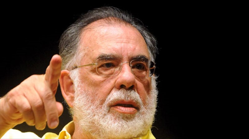 o-kopola-empneetai-apo-ta-oneira-tou