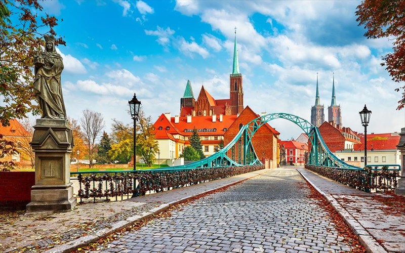 i-air-france-anoigei-ta-ftera-tis-gia-mpergken-kork-kai-brotslab