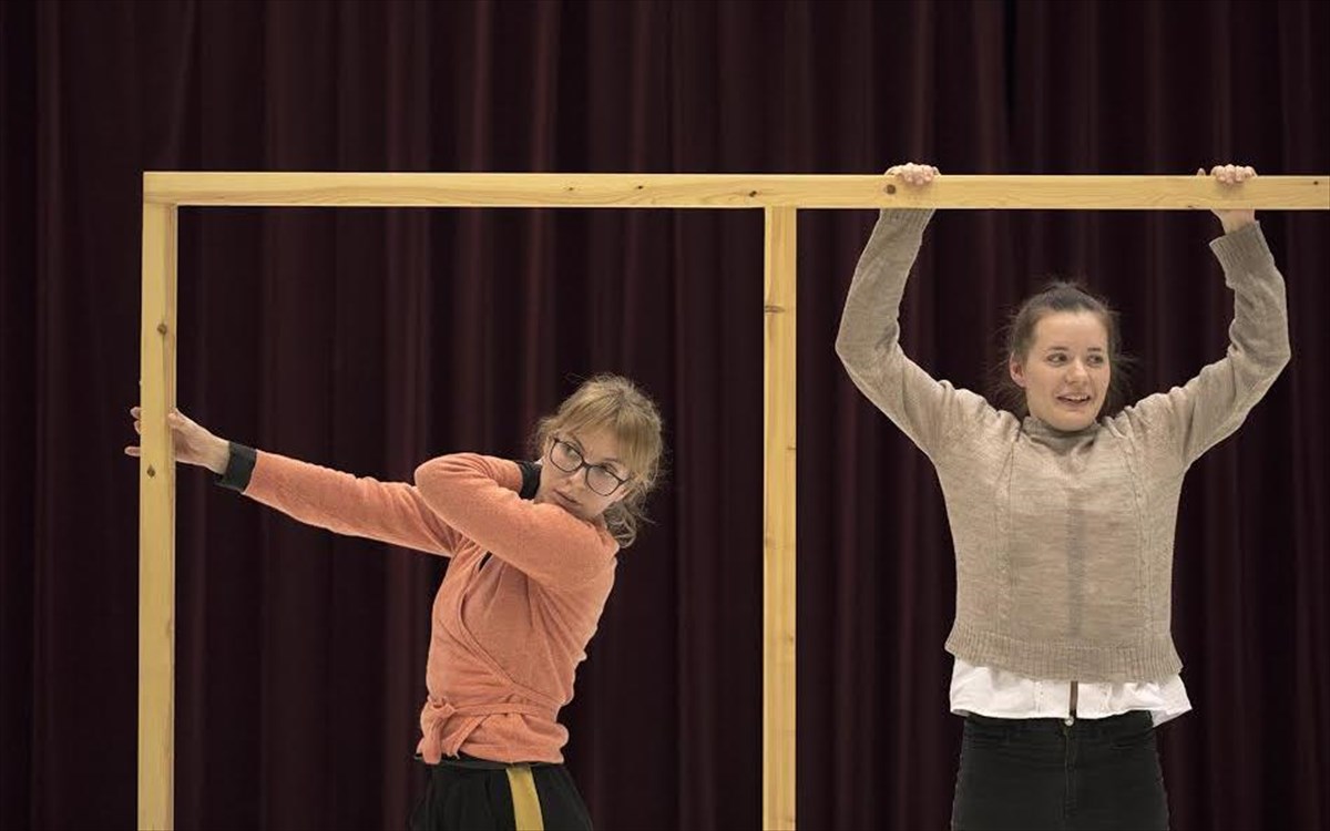 breaking-art-performance2