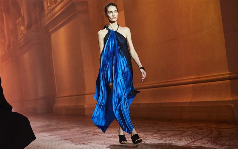 o-poiret-enas-apo-tous-spoudaioterous-oikous-modas-apo-to-parelthon-gennietai-ksana