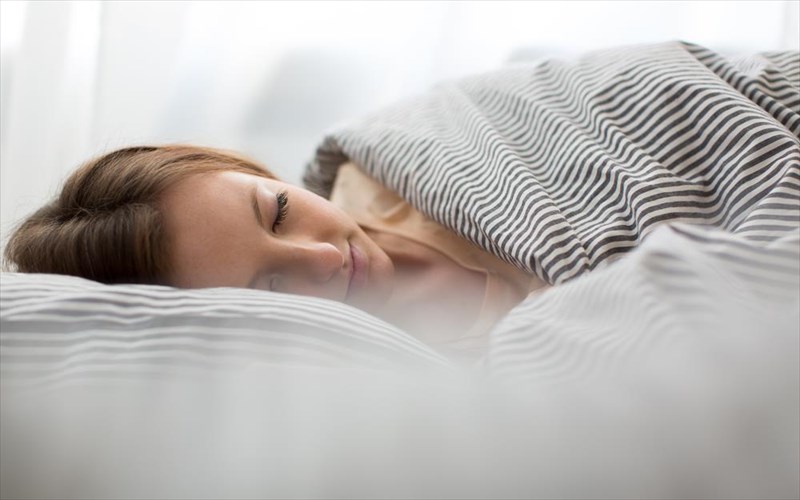 10kai-trofima-gia-kalo-upno-kai-pragmatiki-ksekourasi