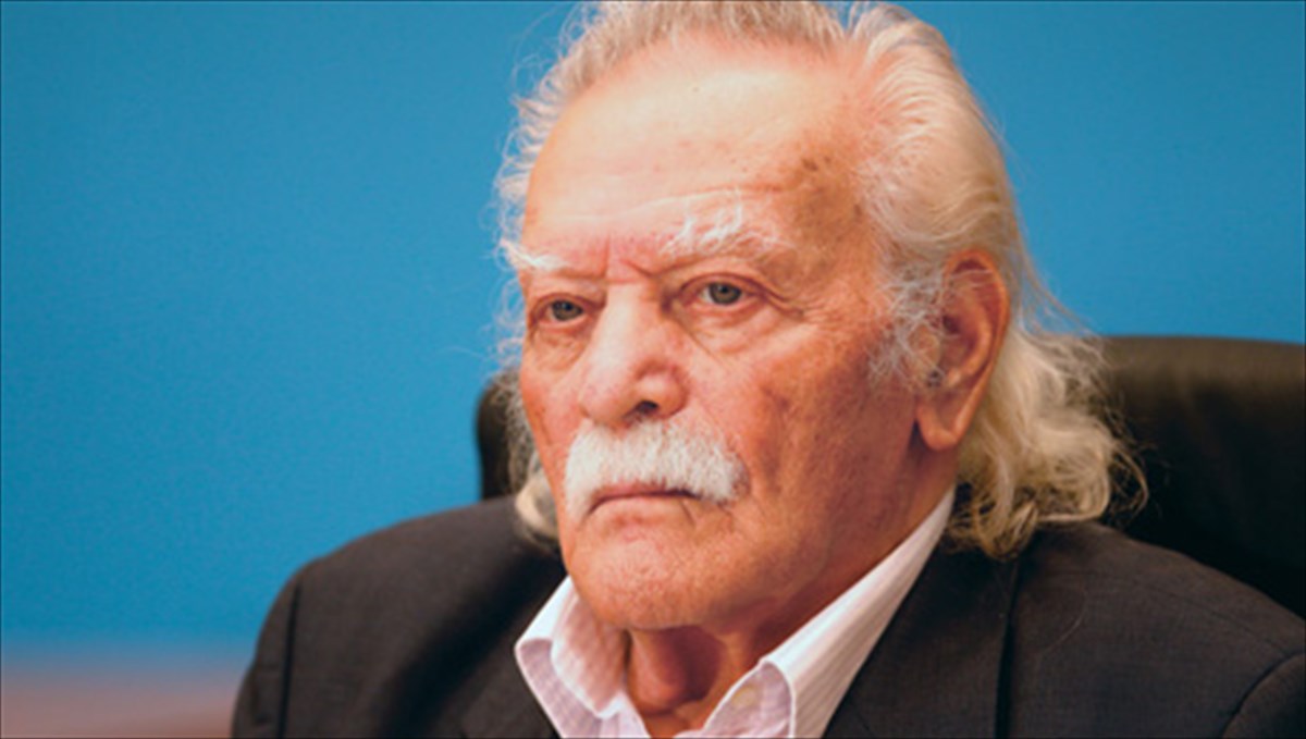 o-manolis-glezos-gia-tis-germanikes-apozimioseis