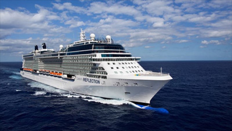 to-neoteukto-celebrity-reflection-gia-proti-fora-ston-peiraia