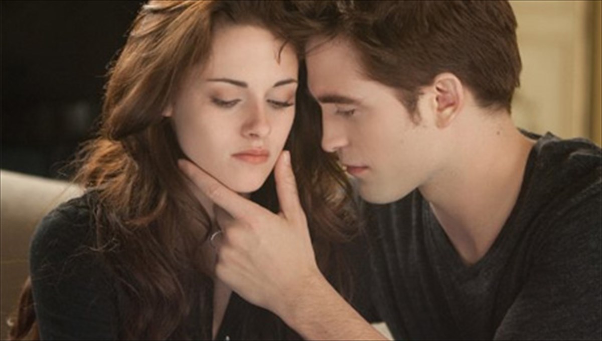 ysteria-kai-sugkinisi-gia-to-teleutaio-meros-tis-seiras-twilight