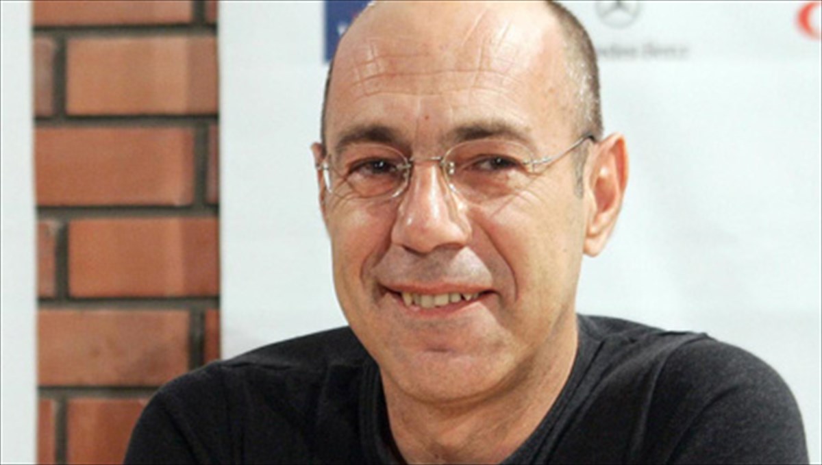 o-baggelis-raptopoulos-grafei-gia-enan-isobio-erota