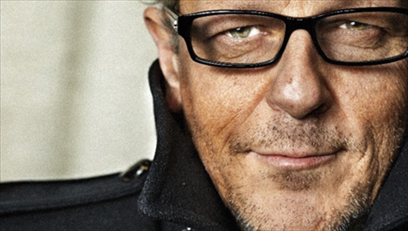 o-gian-fampr-milaei-gia-tonneotero-gian-fampr