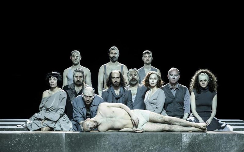 enas-stratiotis-pou-ton-elegan-lab-sto-ethniko