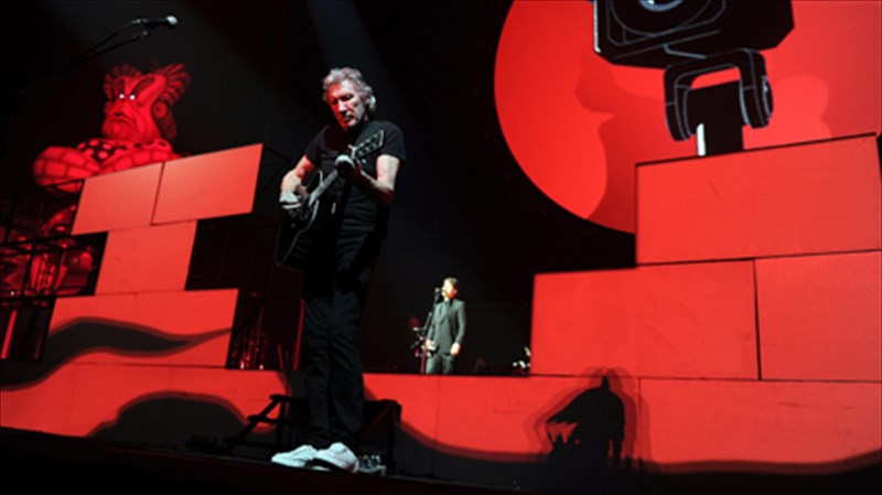o-roger-waters-epistrefei-me-to-the-wall-stin-athina