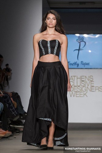 poia-einai-i-timothy-papas-pou-thaumazei-ton-dior-timothy-papas-pou-thaumazei-ton-dior