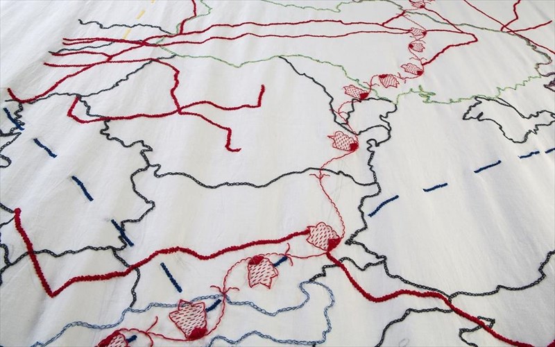 to-fotaerio-taksideuei-me-ti-matia-neon-kallitexnon